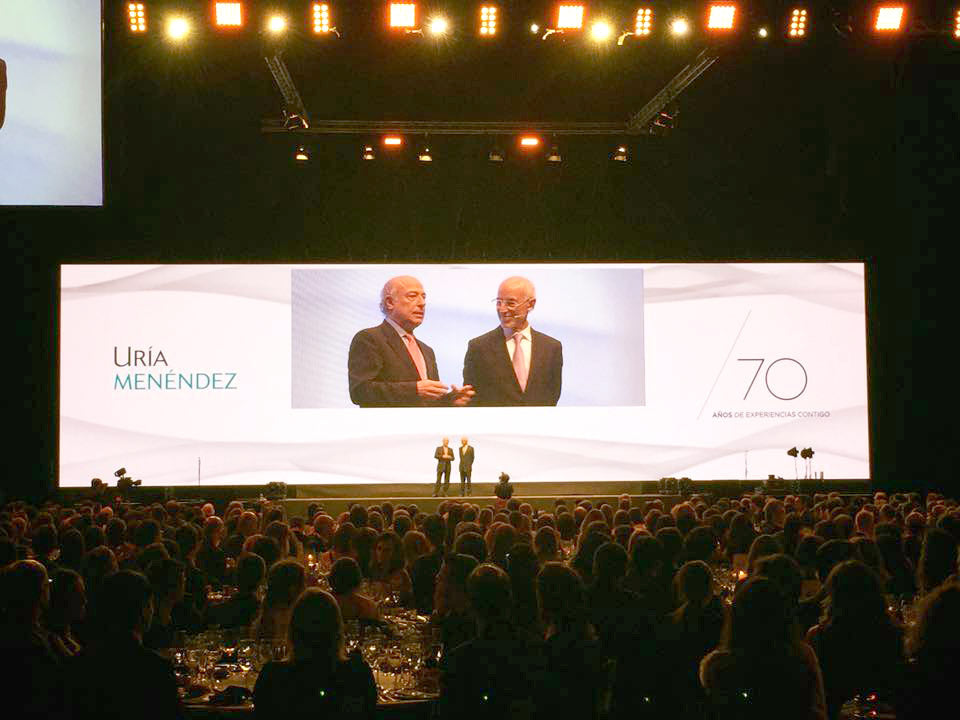 P3.91 LED display screen 13'×9.8'-Turn-key solutions-With ground support- Plug and Play