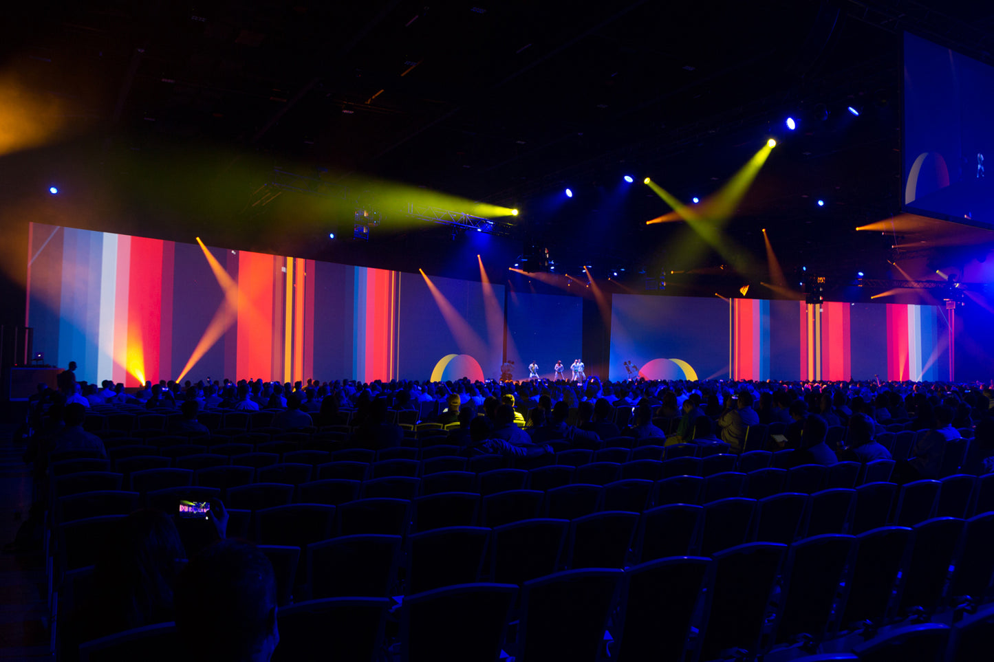 P2.604 LED Video Wall 6.56'x 4.9' - Rental Panel Screen-Turn-key solutions-IP65 waterproof - Plug and Play