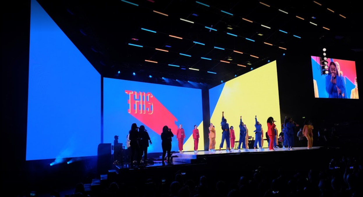 LED display screen wall panel 13'×6.56'-P2.604 Turn-key solutions-With ground support- Plug and Play