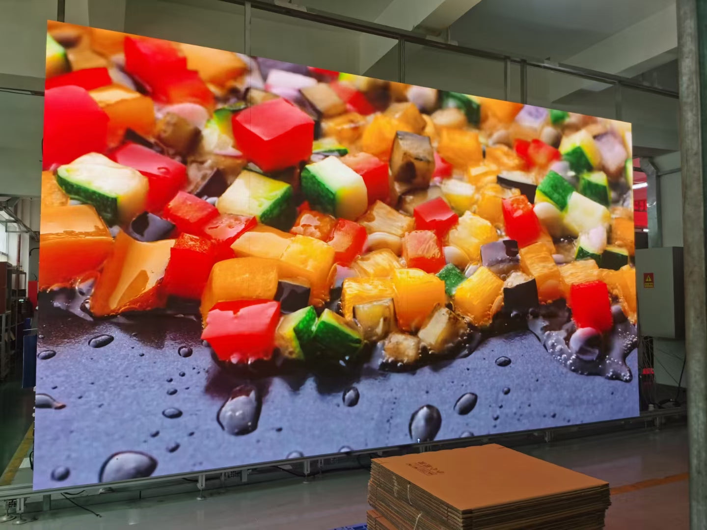 P2.604 LED video wall screen 9.84'×6.56'-Turn-key solutions--With ground support - Plug and Play