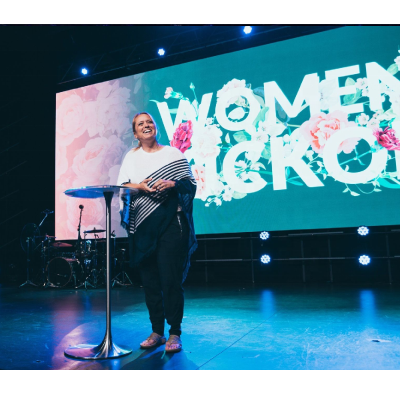 LED VIDEO WALL 13.12′ X 9.84′ P3.91MM Turn-Key Package for Church