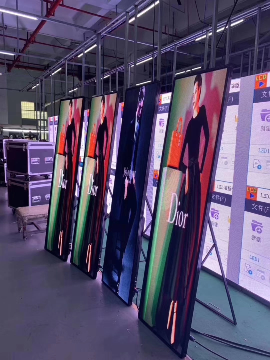 PH2.5 Portable Smart Advertising Player Led Screen Poster Display